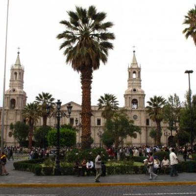 Cathédrale et Plaza de Armas