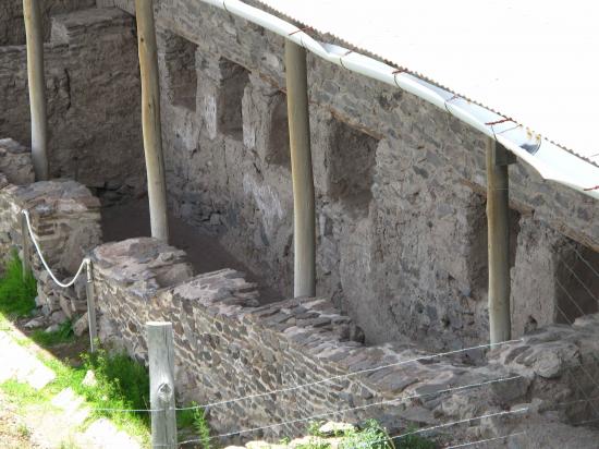 Ruines d'un temple Wari (avant les Incas)
