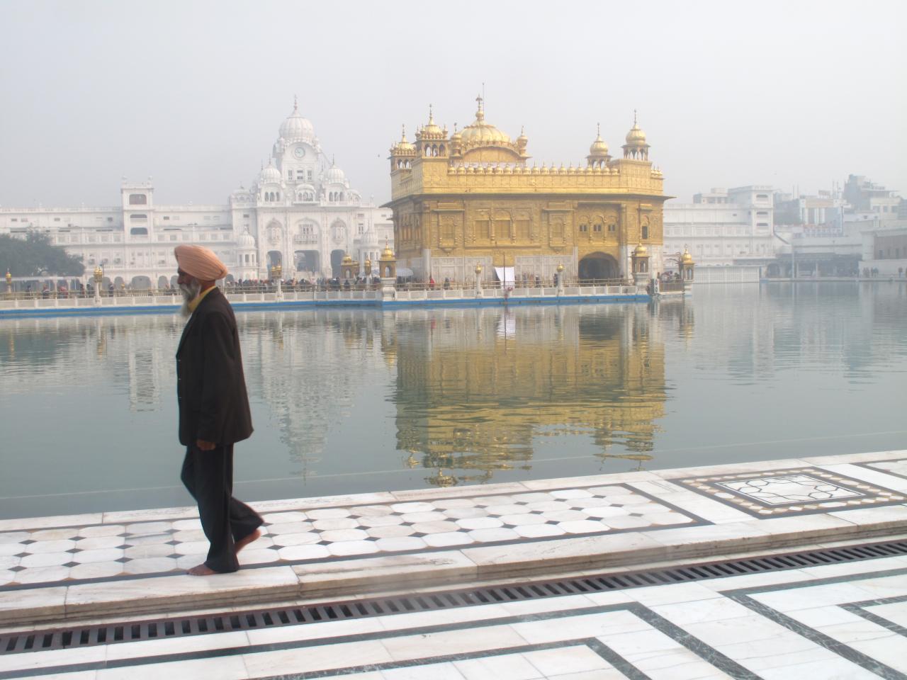 Temple d'Or à Amritsar (lieu de pélérinnage des Sikh)
